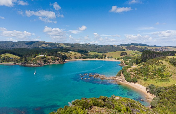 CE48C371-FEEA-47B5-8D9A-F0FA720AFDE1